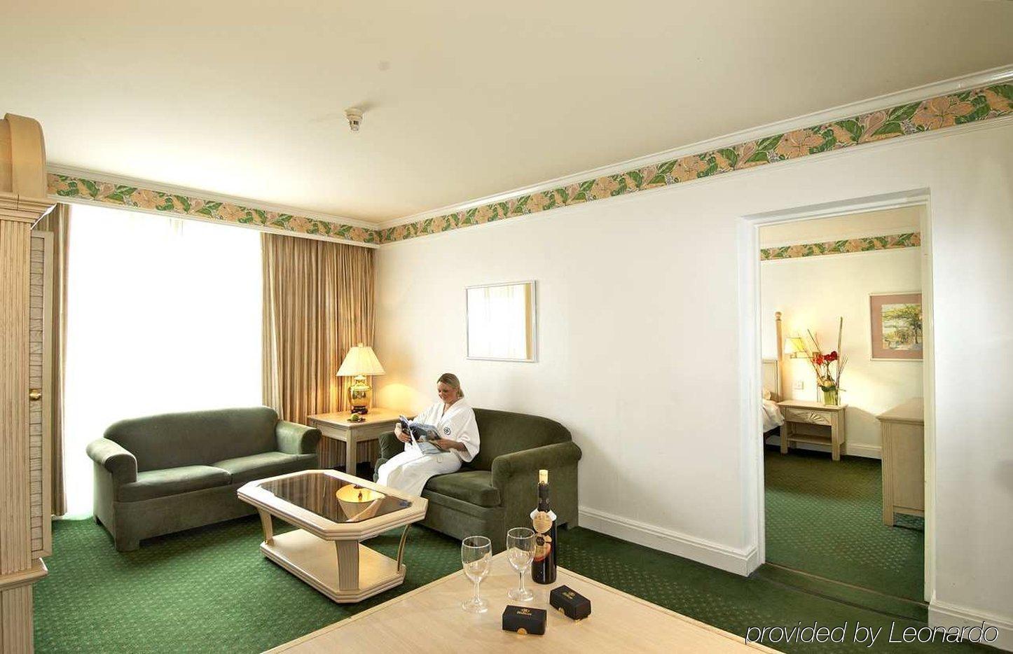 Bromsgrove Hotel And Spa Phòng bức ảnh